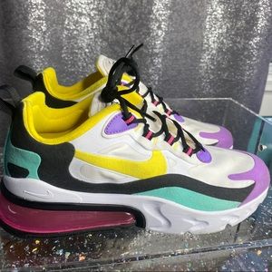 WOMENS 8 AIR MAX 270 REACT